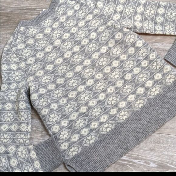 Gap Lambswool Snowflake Sweater  - Picture 3 of 11